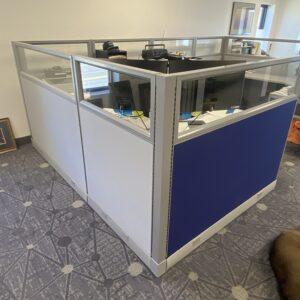 Cubicle bullpen workstations
